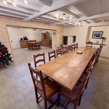 De Charme De 23 Couchages Montchal